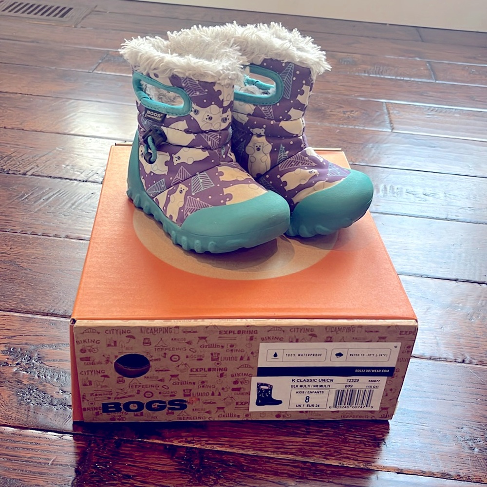 Bogs Toddler Size 8 polar bear winter boots, good condition
